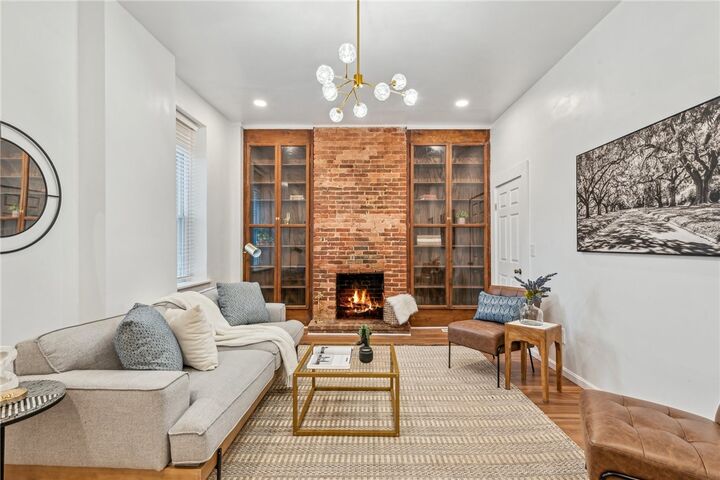 Property Photo:  406 S 2nd Ave  PA 15037