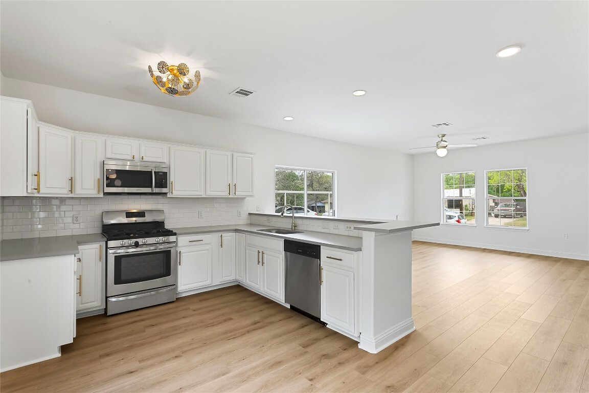 Property Photo: 5408 Downs Drive 1 TX 78721