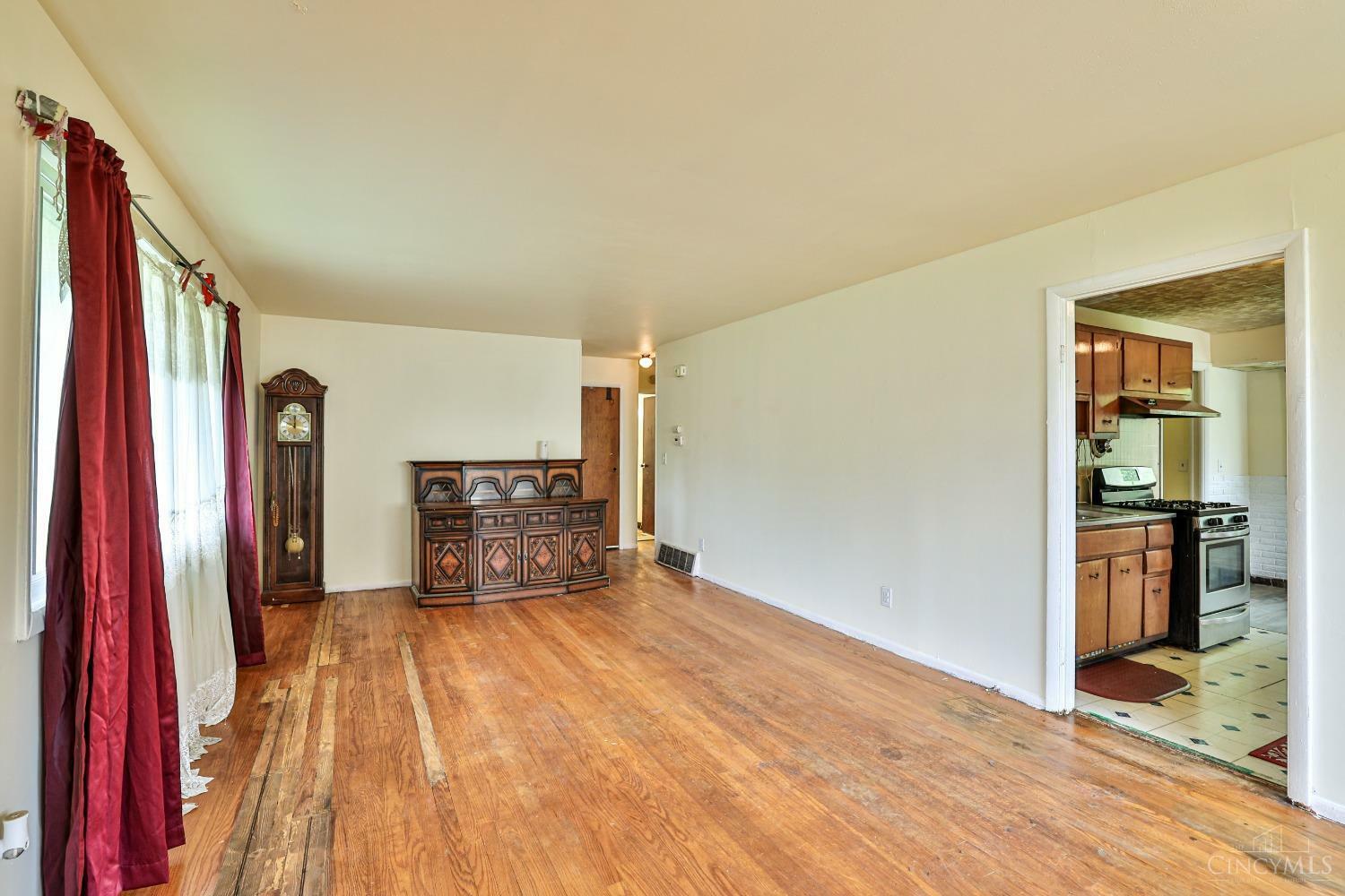 Property Photo: 135 Brookhaven Avenue OH 45215
