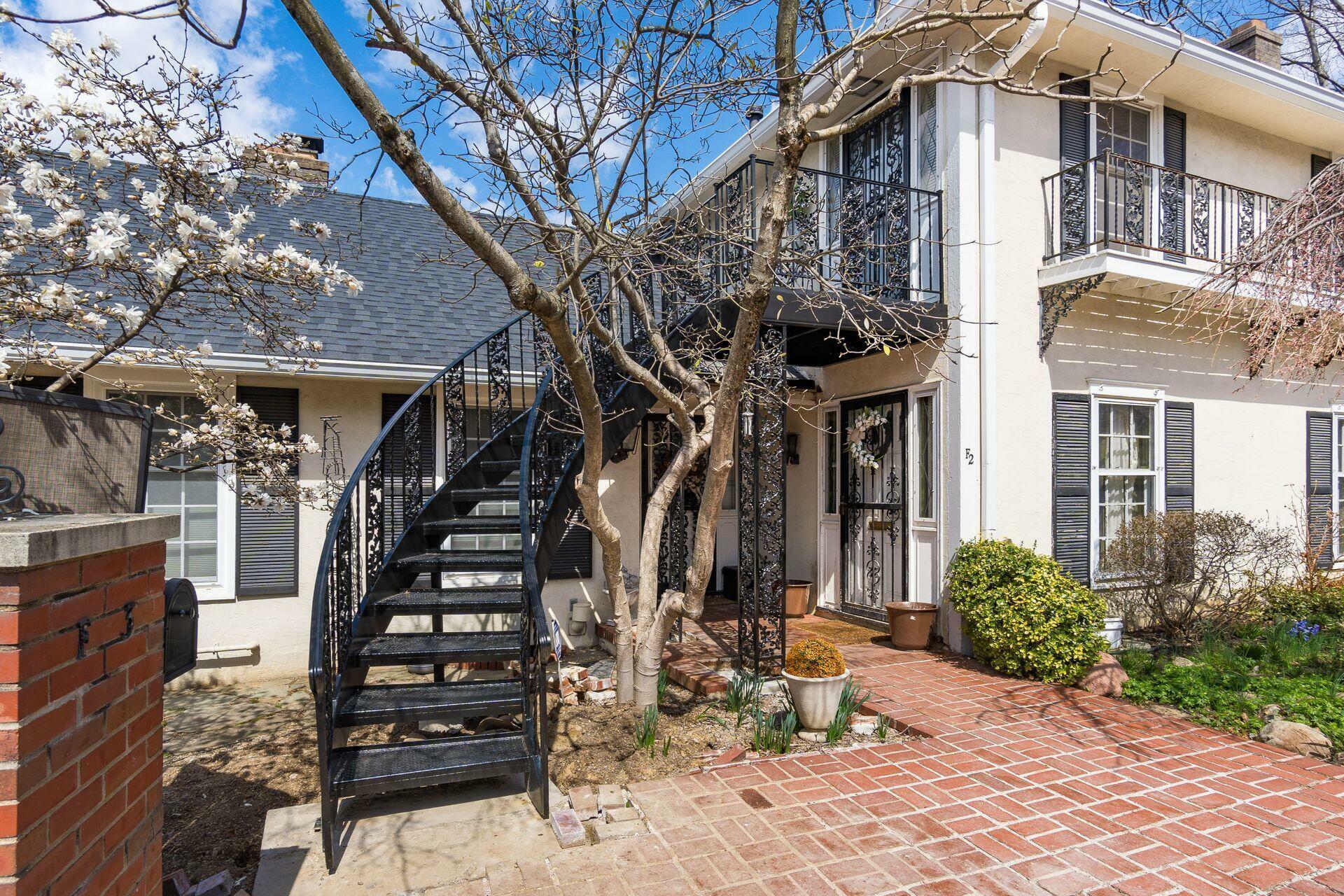 Property Photo: 1631 Roxbury Road OH 43212