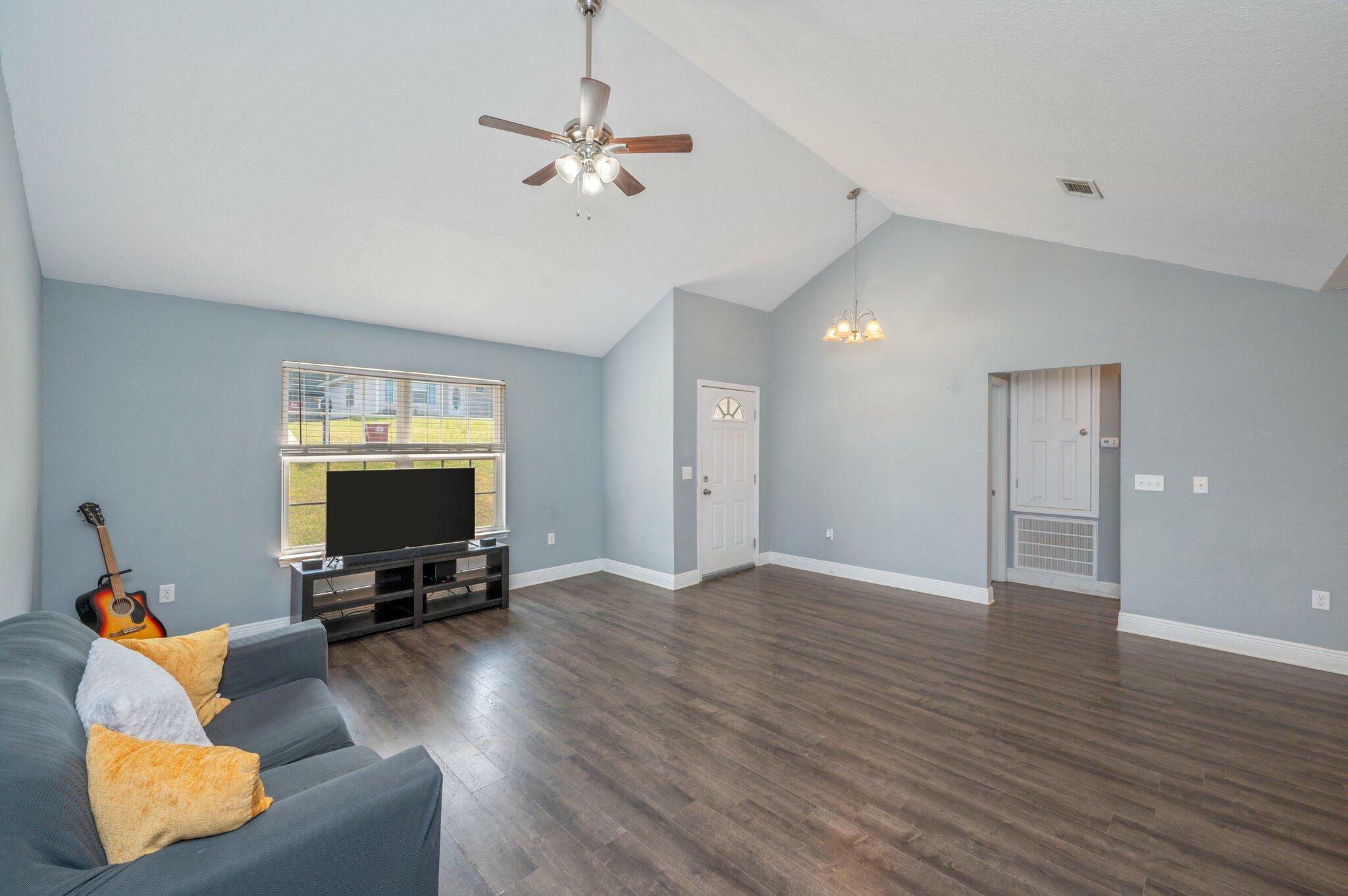 Property Photo: 321 Apple Drive FL 32536