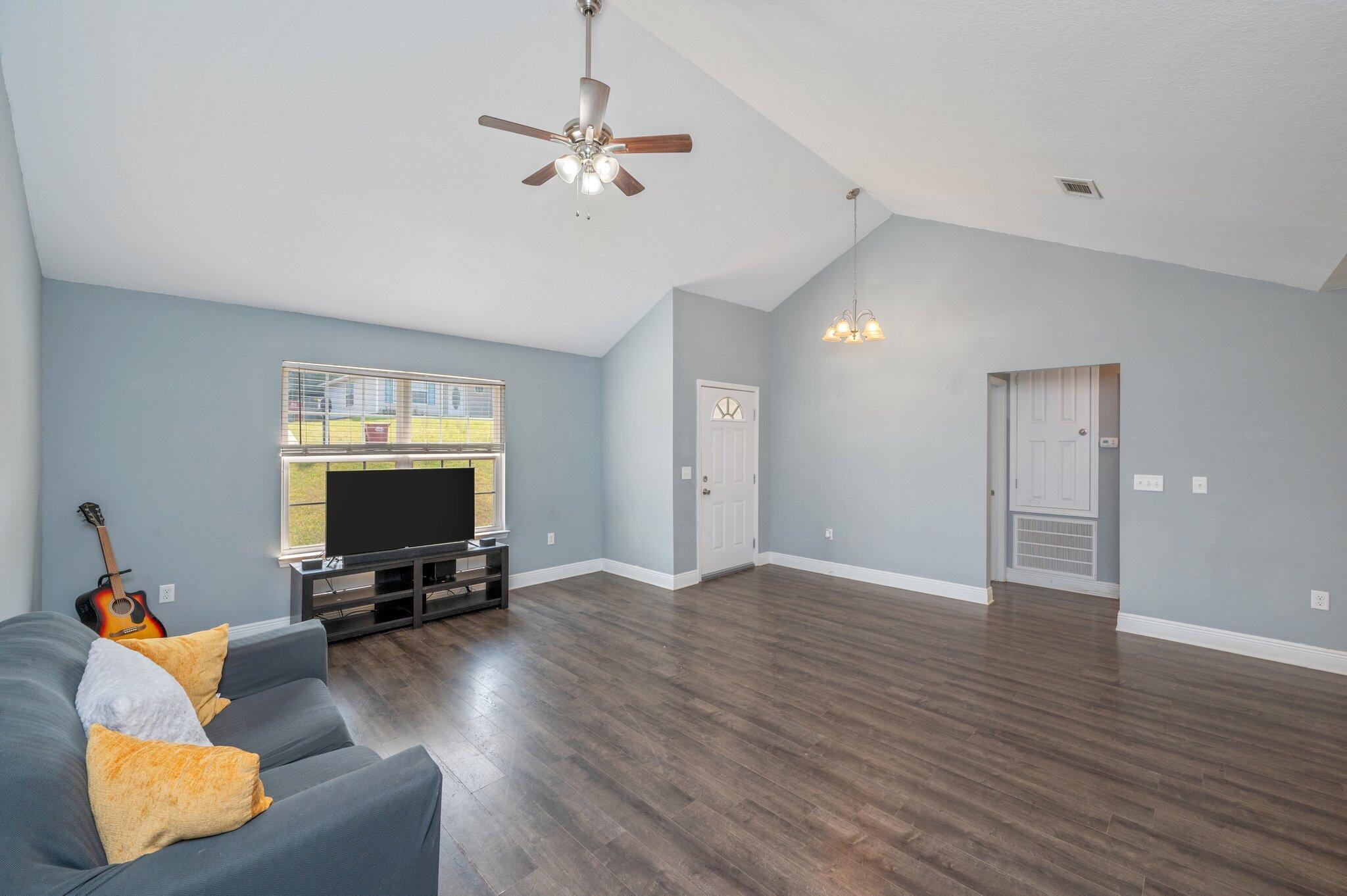 Property Photo: 321 Apple Drive FL 32536