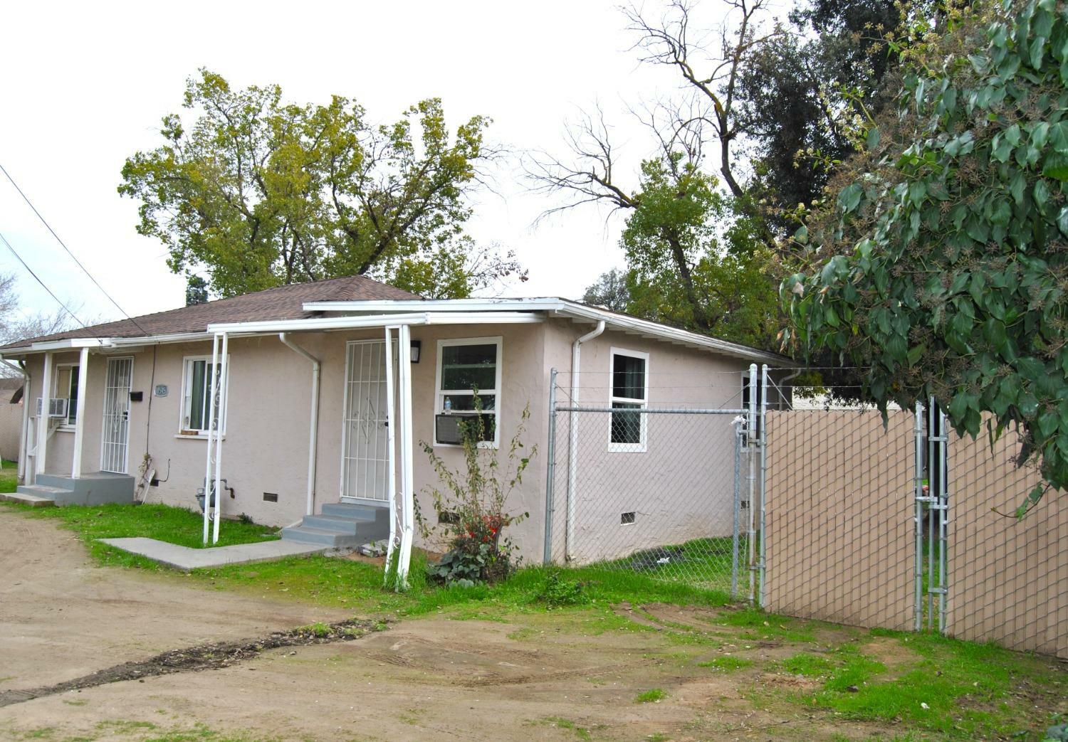 Property Photo: 1545 W Shields Avenue CA 93705
