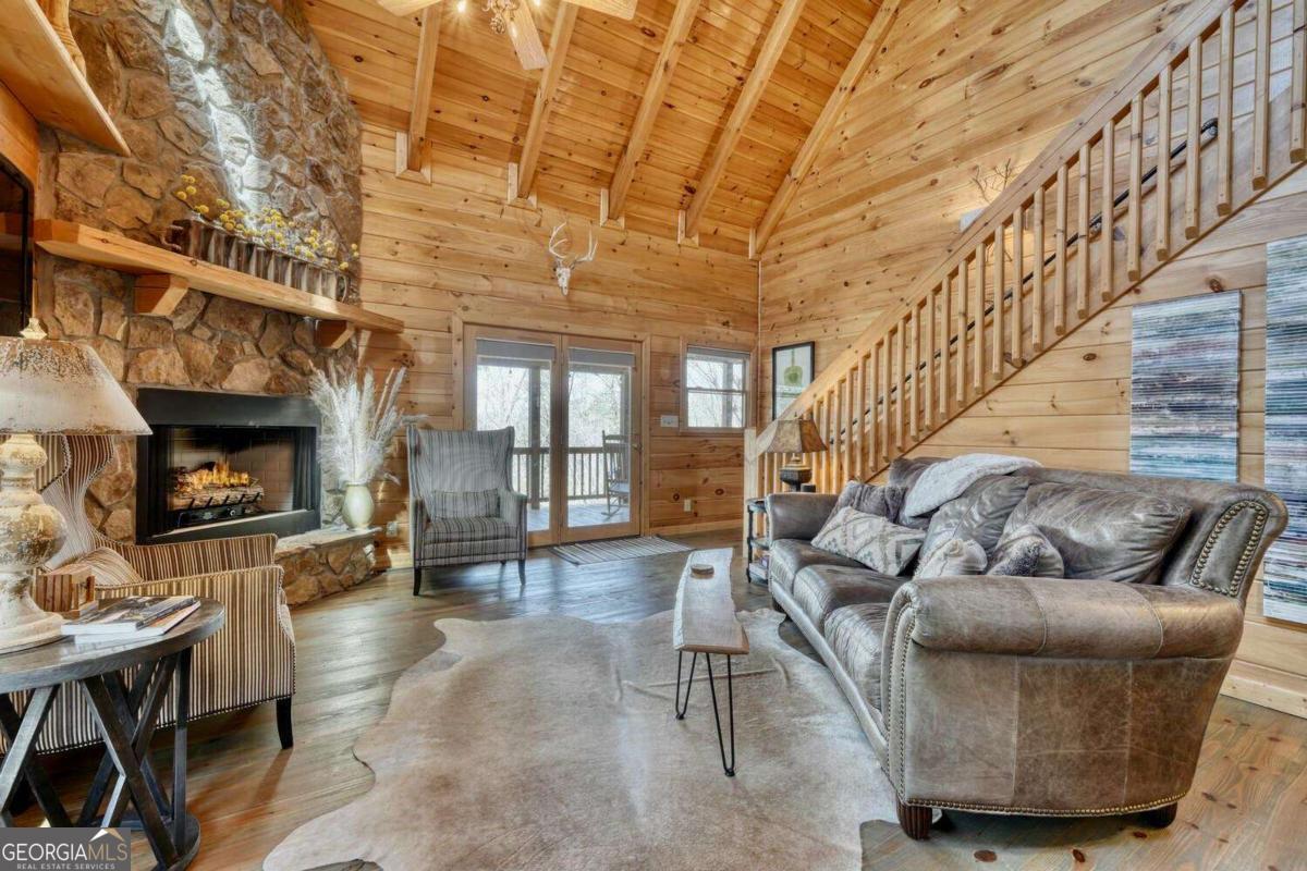 Property Photo: 879 Mill Stone Mountain GA 30513