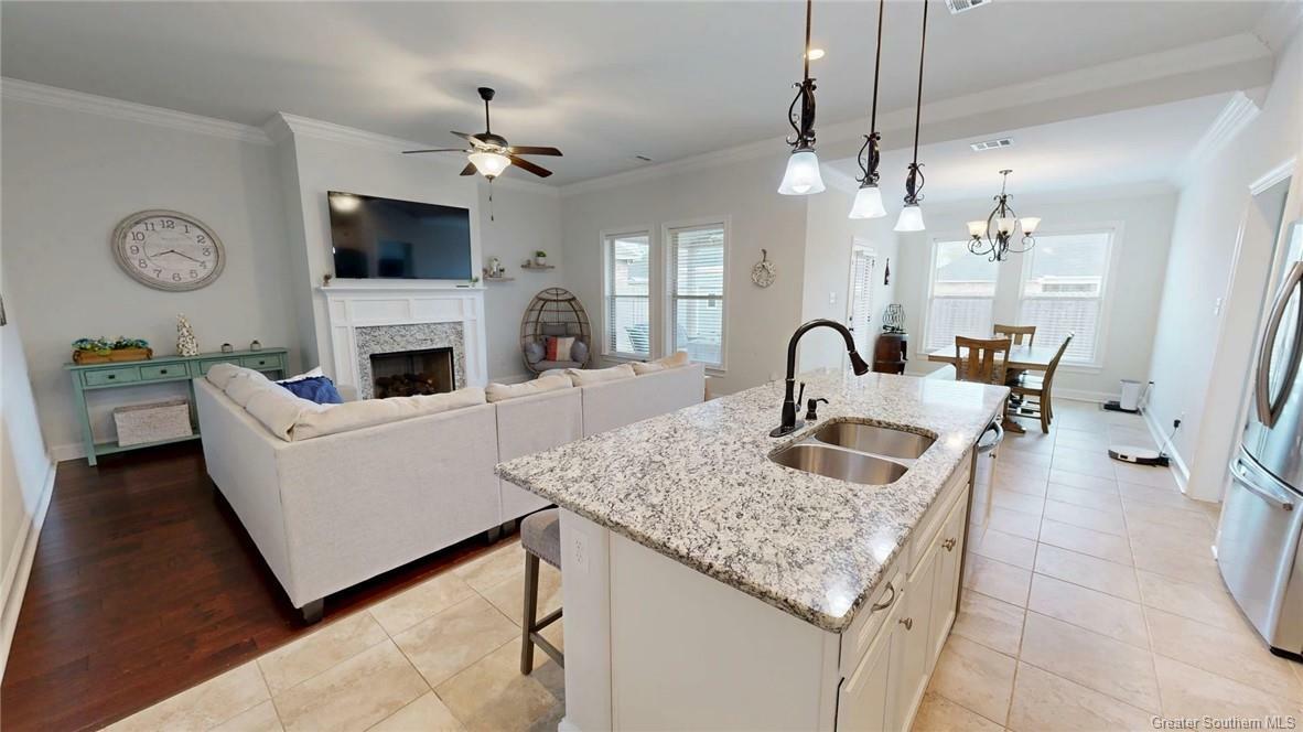 Property Photo: 732 Dianne Lane LA 70605