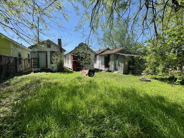 Property Photo: 7615 Avenue F TX 77012