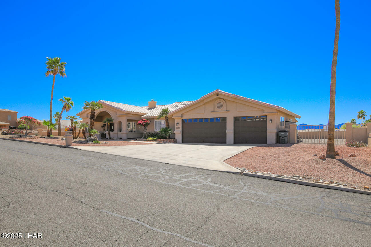 Property Photo: 2220 Snead Dr AZ 86406