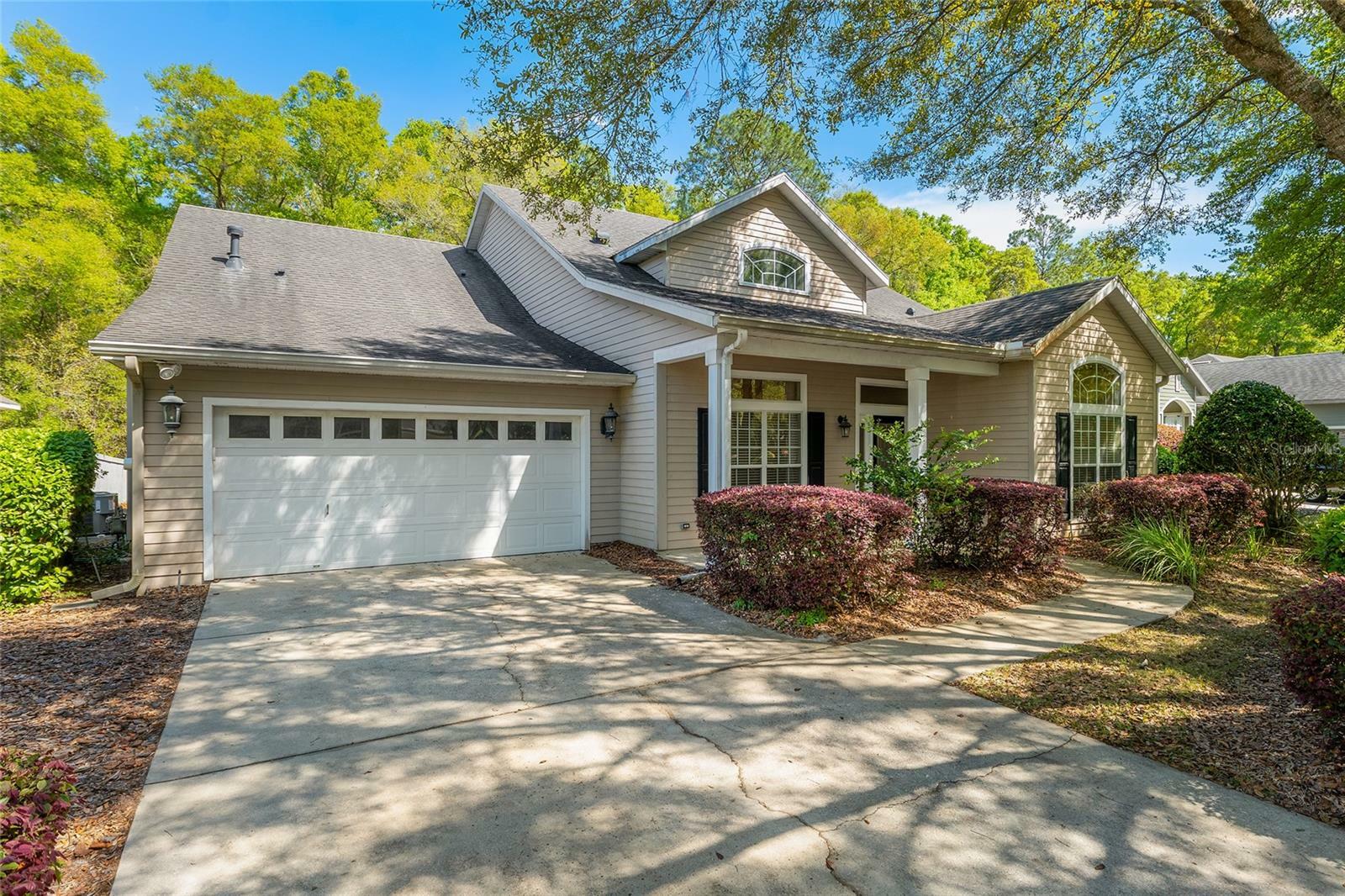 Property Photo: 6659 SW 88th Drive FL 32608