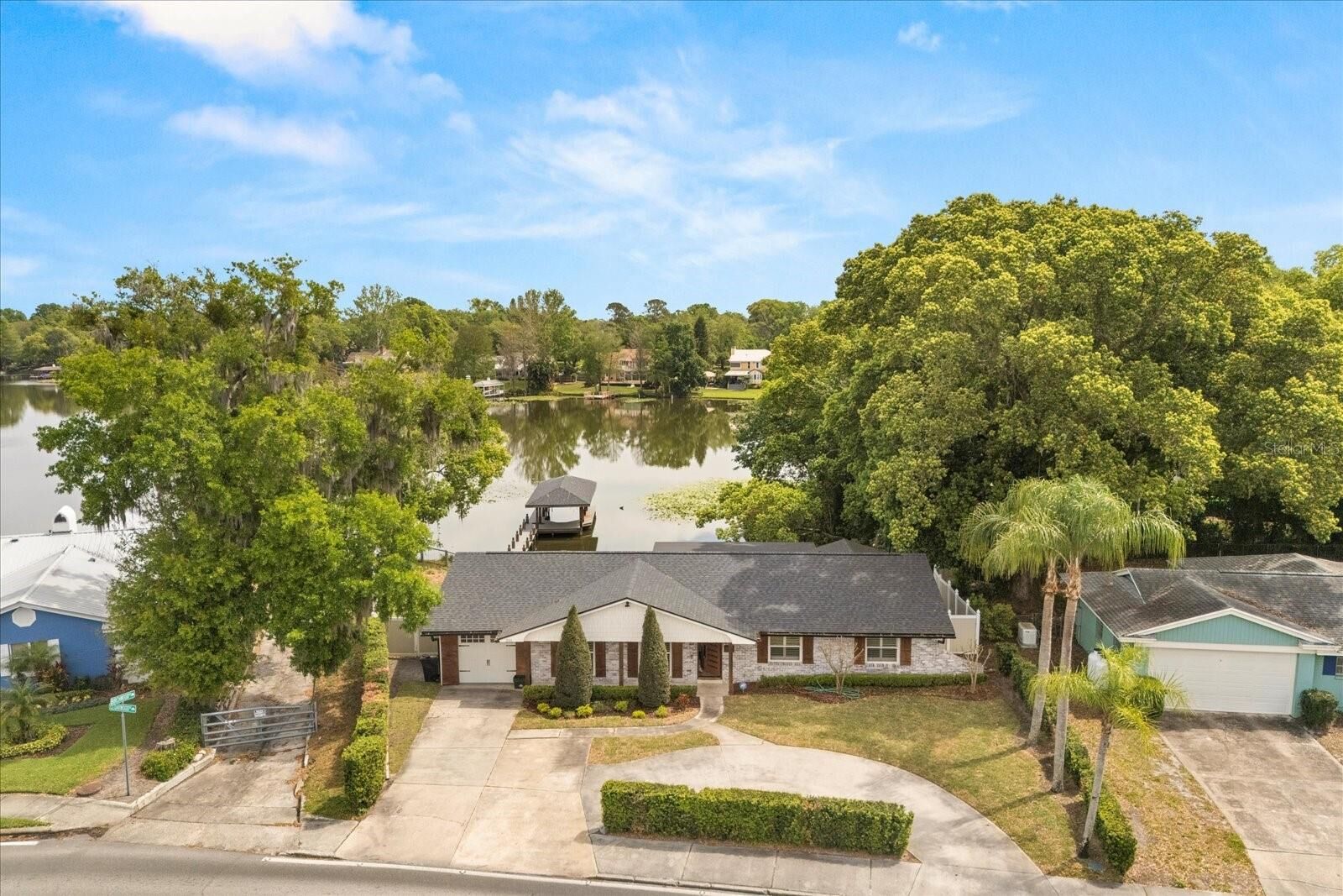 Property Photo: 201 Cedarwood Drive FL 32751