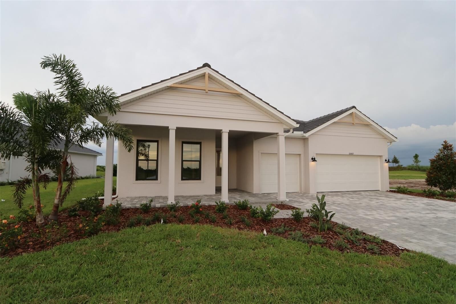 Property Photo: 18057 Foxtail Loop FL 34293