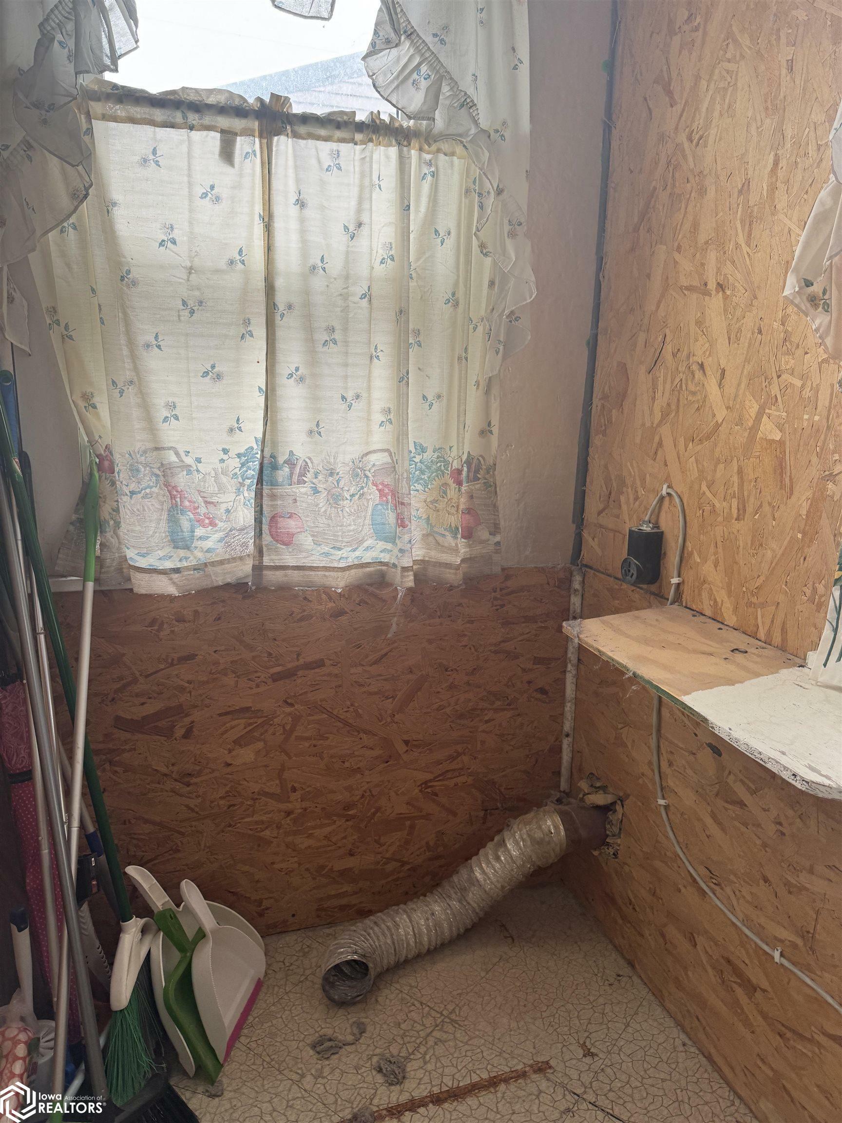 Property Photo: 2020 Baumberger Street IA 52601