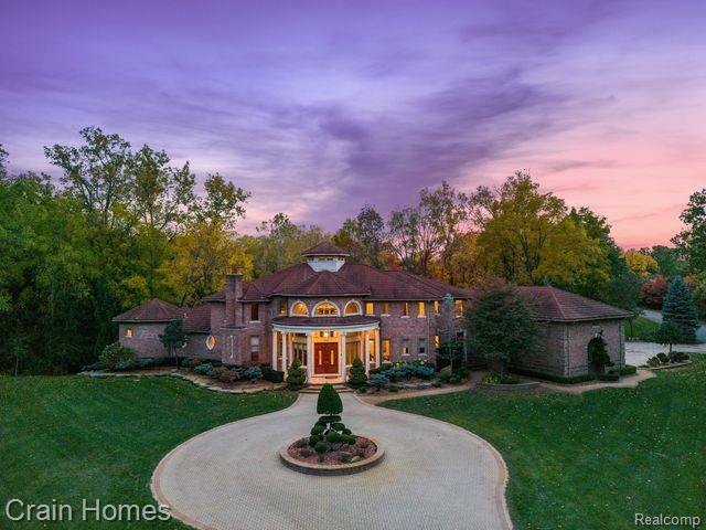 255 Camelot Way  Rochester MI 48306 2617 photo