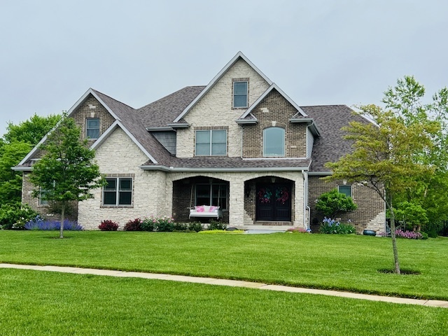 Property Photo: 9 Jefferson Crossing Court IL 61856
