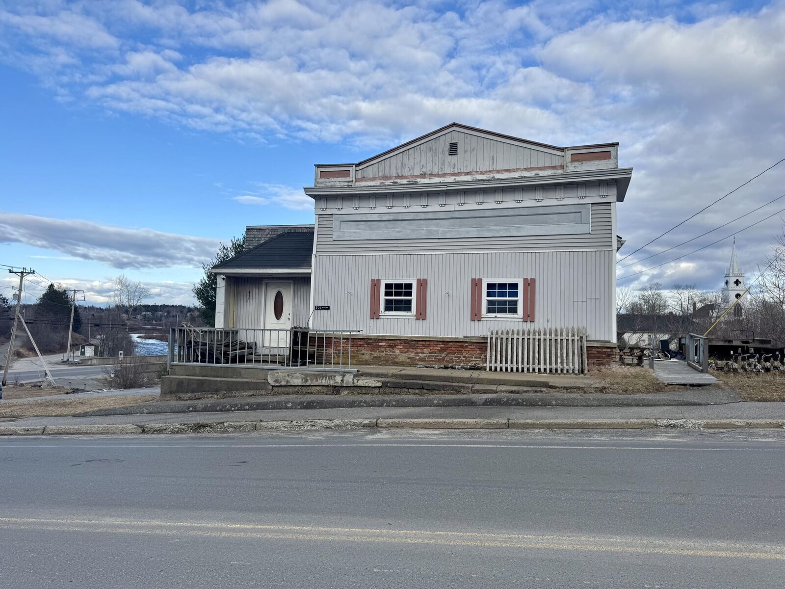 Property Photo: 506 Main Street ME 04630