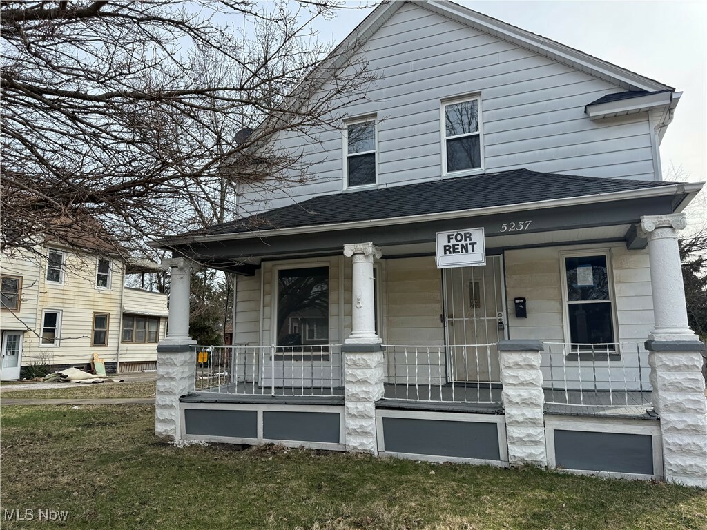 5237 Milo Avenue  Maple Heights OH 44137 photo