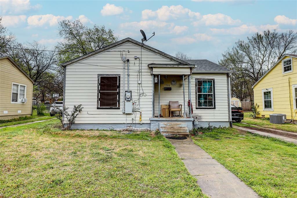 1306 N Clements Street  Gainesville TX 76240 photo
