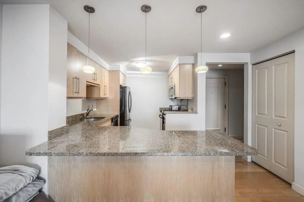 Property Photo:  183-185 Massachusetts Ave 702  MA 02115 