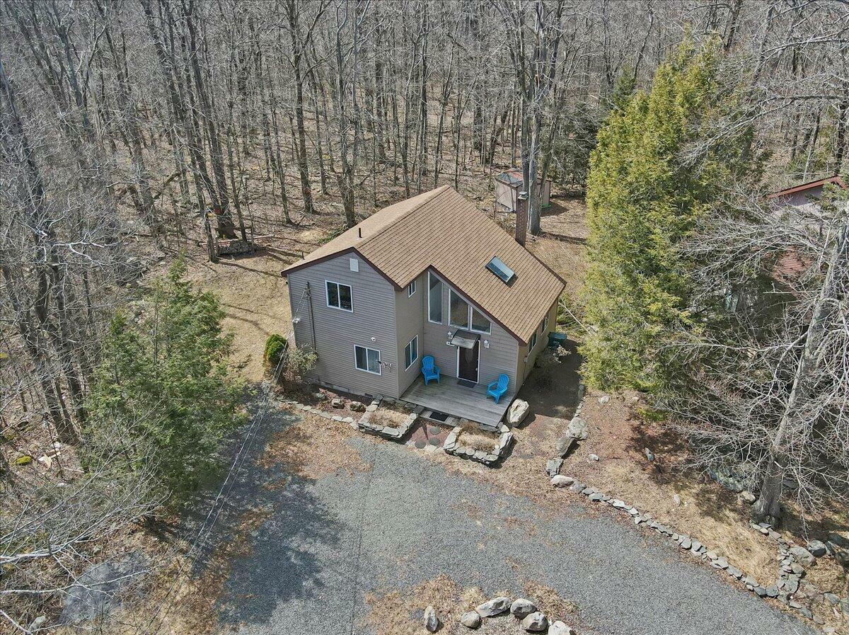 Property Photo: 1517 Black Birch Way PA 18466