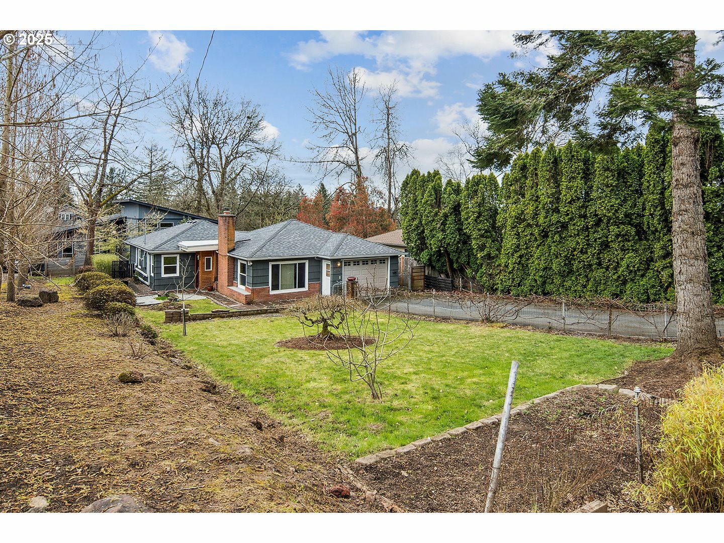 Property Photo: 6816 SW Walnut Ter OR 97223