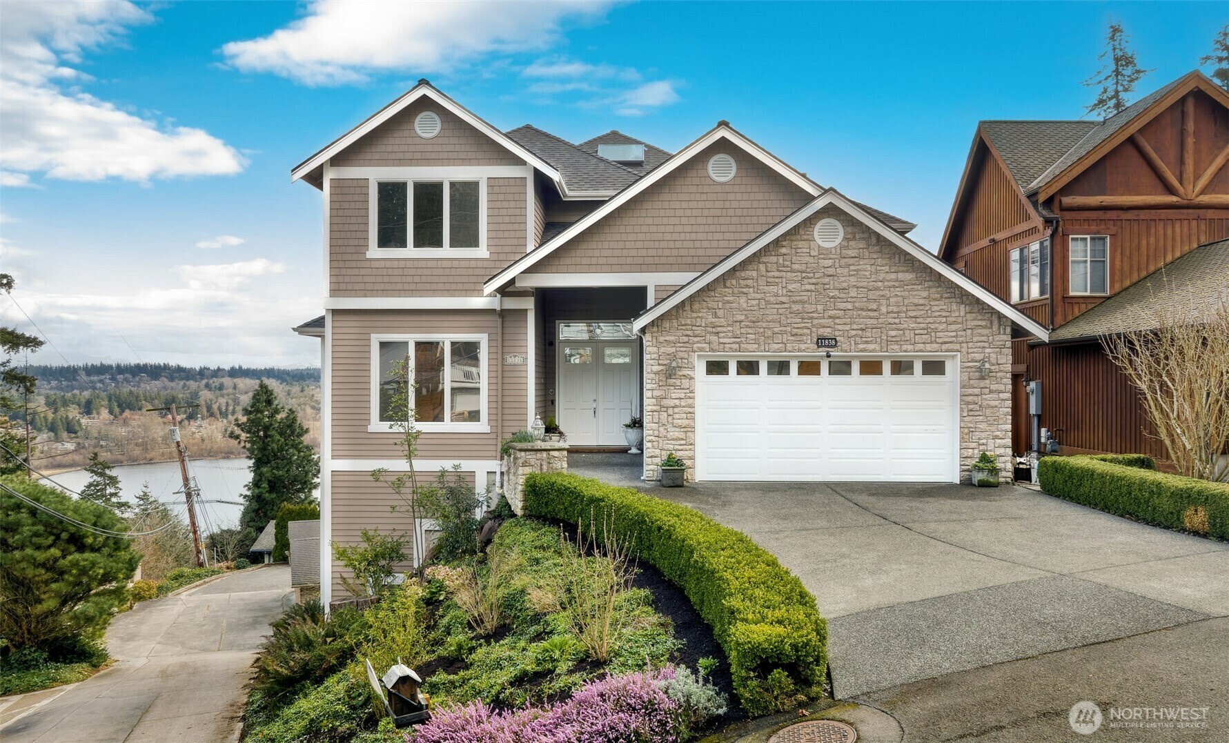 Property Photo: 11838 89th Place NE WA 98034