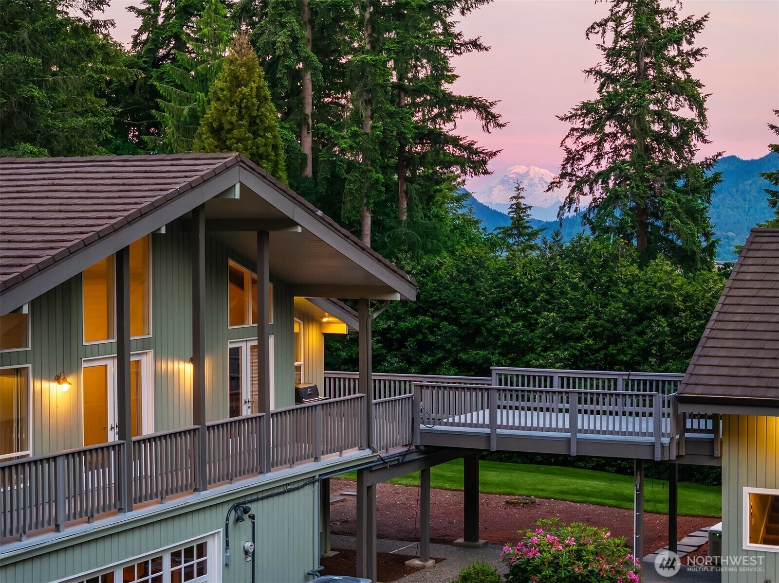 Property Photo: 21429 SE 39th Street WA 98075