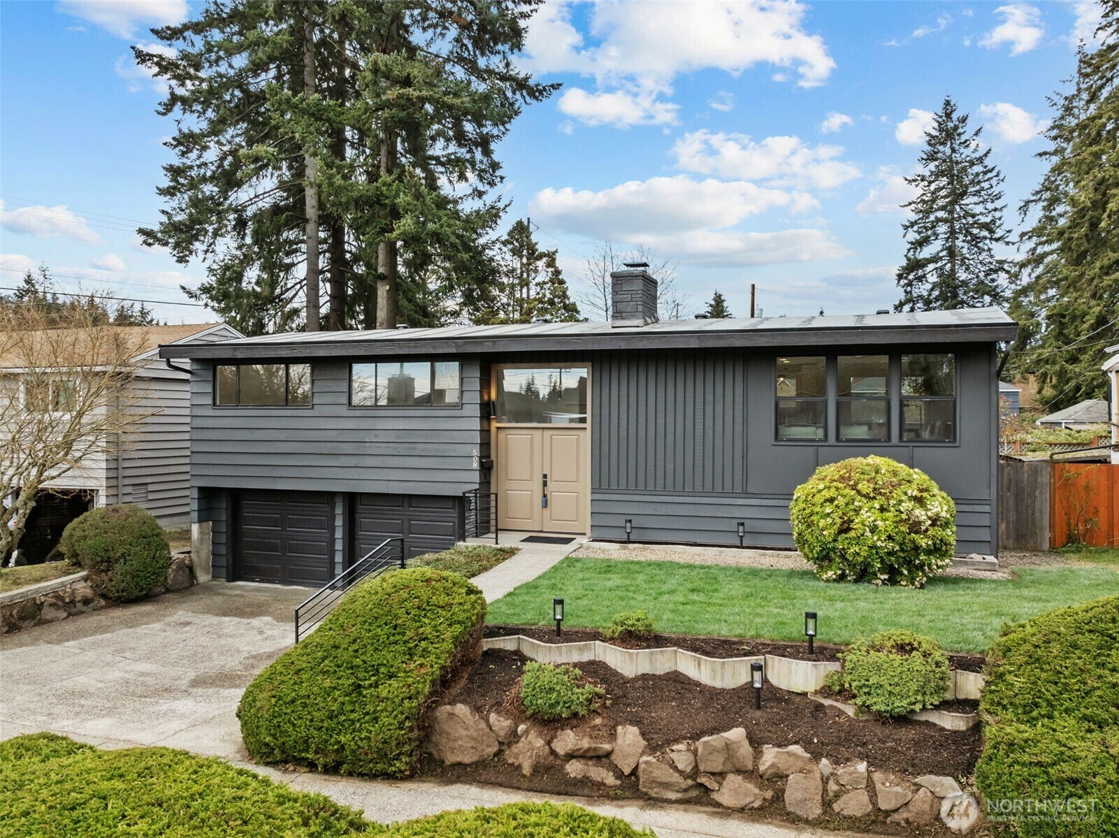 Property Photo: 508 NE 124th Street WA 98125