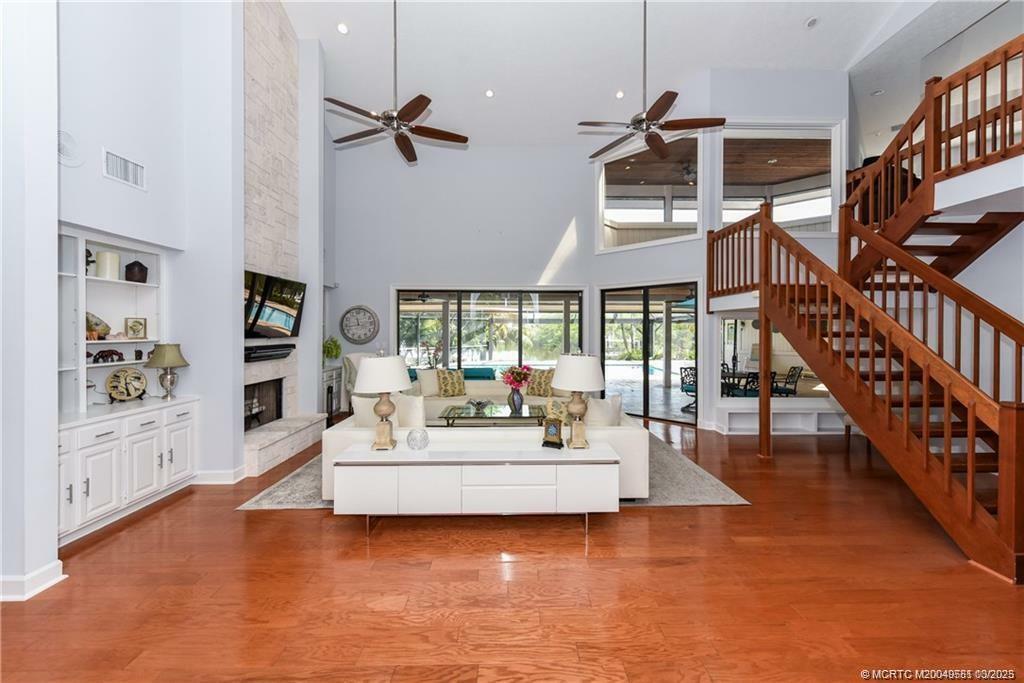 Property Photo: 5077 Inverness Court FL 34990
