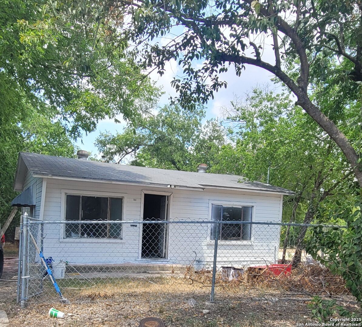 Property Photo: 1318 Onslow TX 78202