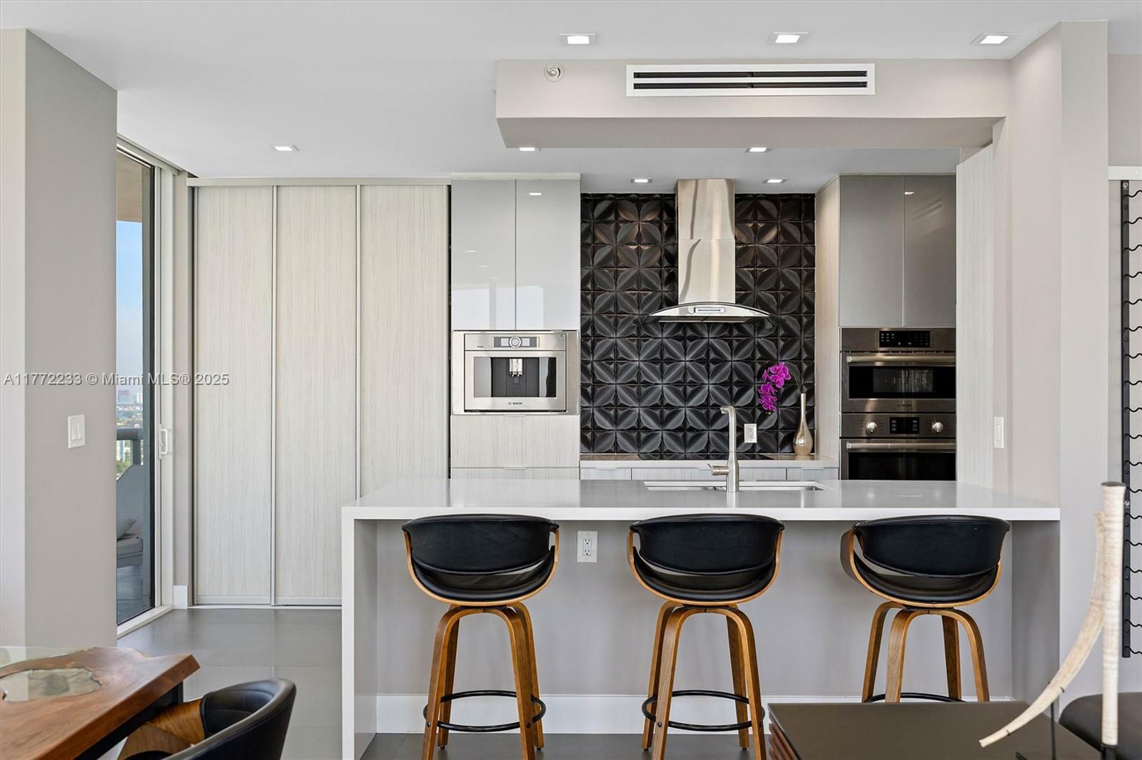 Property Photo: 6365 Collins Ave 4307 FL 33141