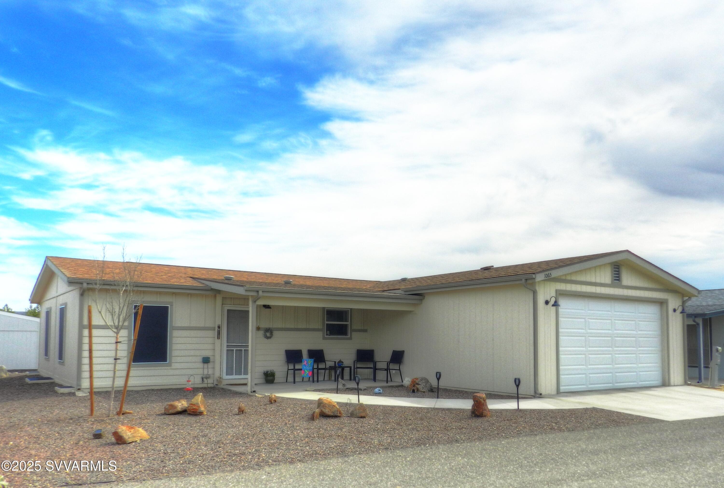Property Photo: 1065 Crenshaw Ave AZ 86326
