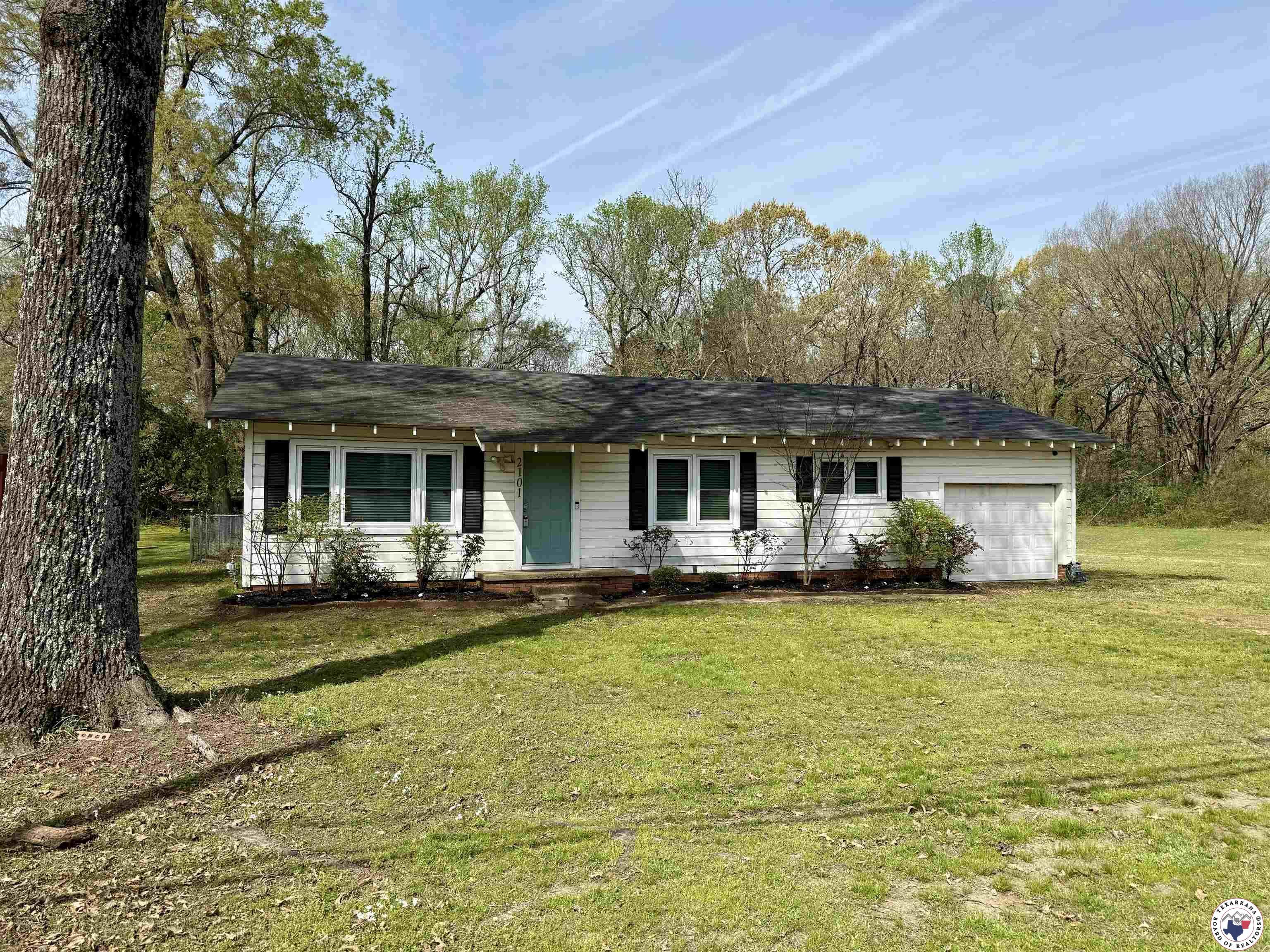 Property Photo: 2101 N Fm 2148 TX 75501