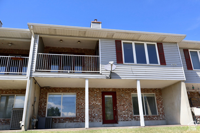 Property Photo: 439 E 2000 S UT 84058