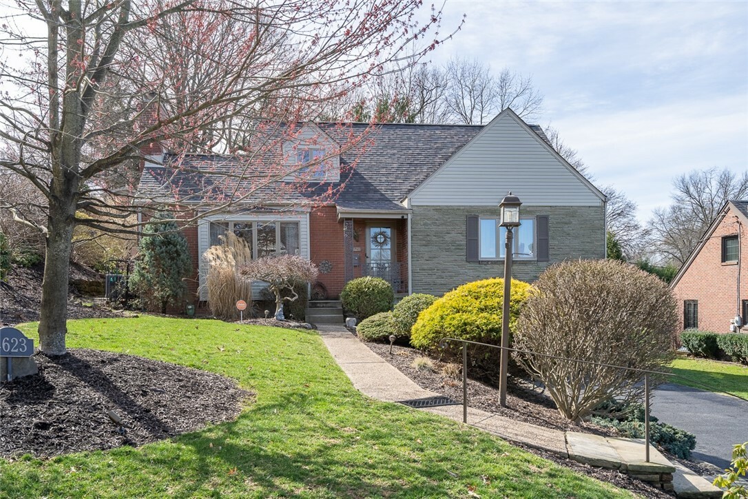 4623 W Lawnview  Pittsburgh PA 15227 photo