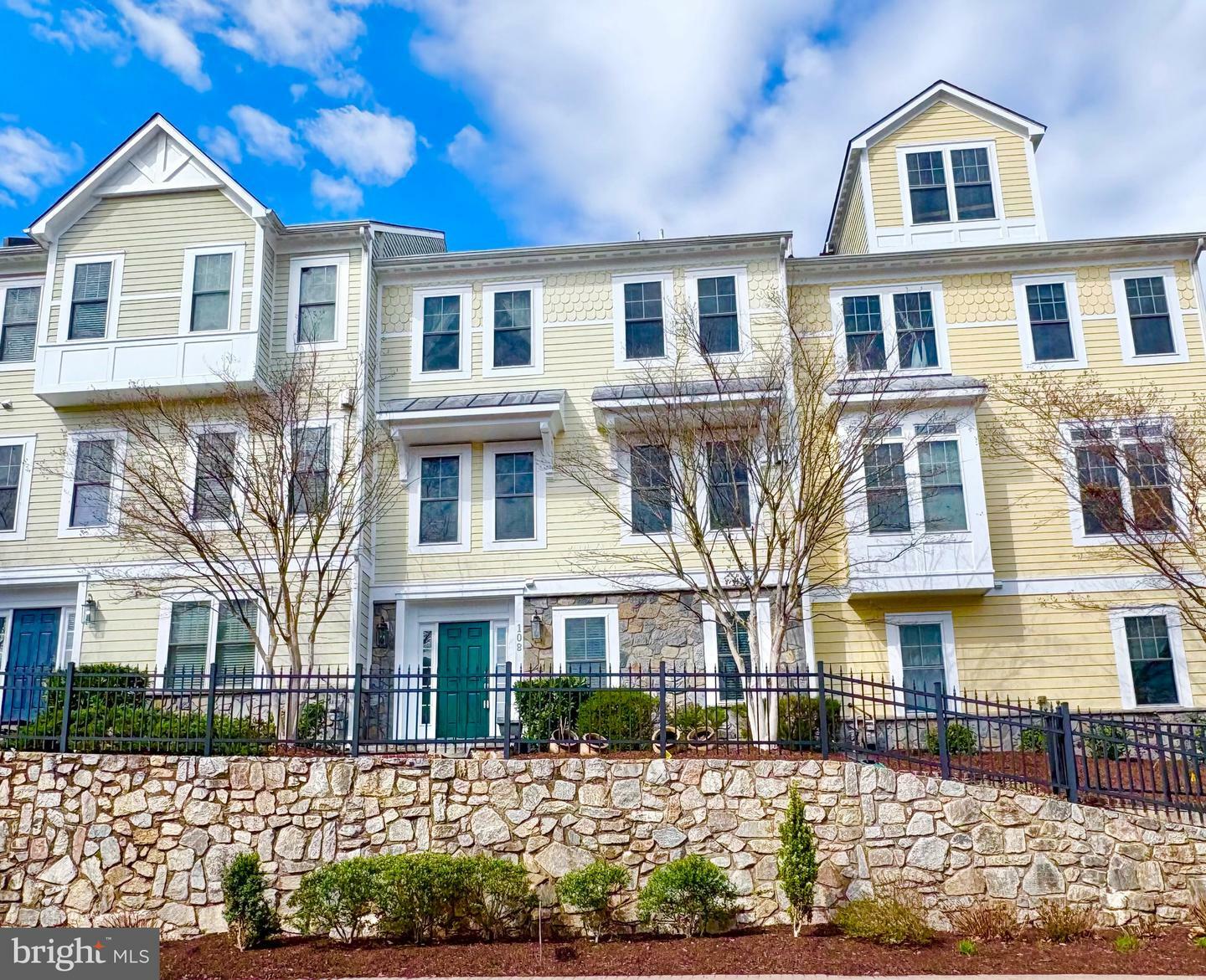 Property Photo:  108 Washington Street  VA 22125 