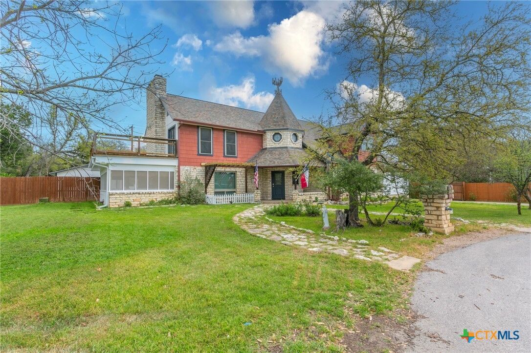 Property Photo:  7 N Buccaneer Lane  TX 76513 