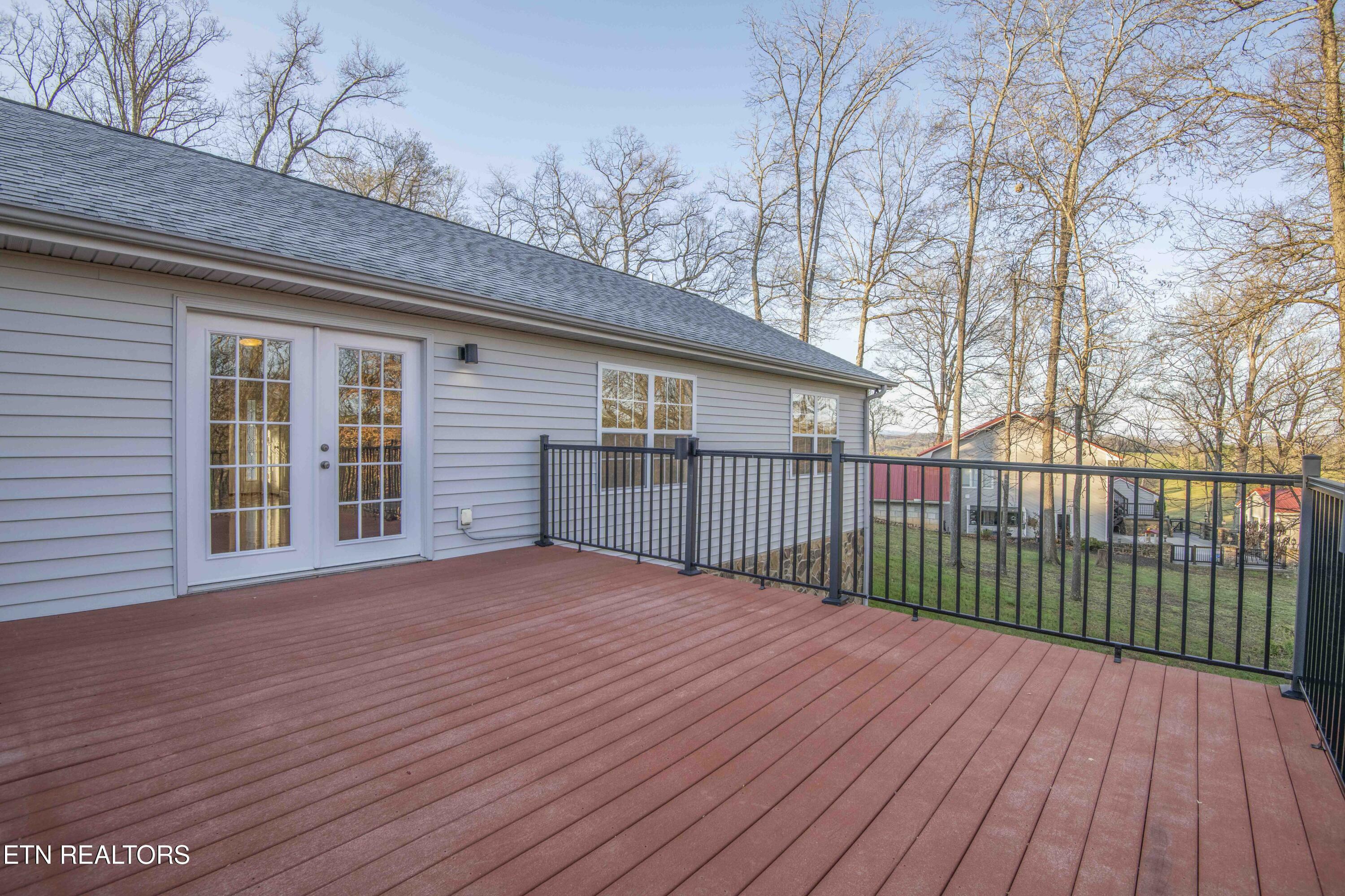 Property Photo: 555 White Oak Circle TN 37764