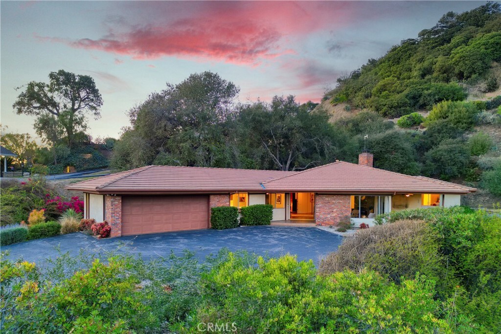 Property Photo: 5366 Vista Lejana Lane CA 91011