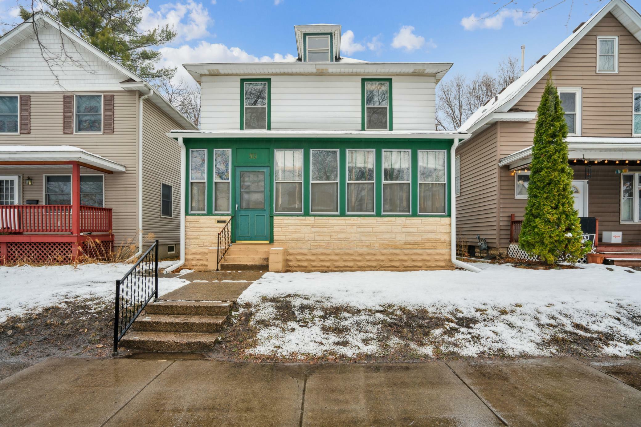 913 Sherburne Avenue  Saint Paul MN 55104 photo