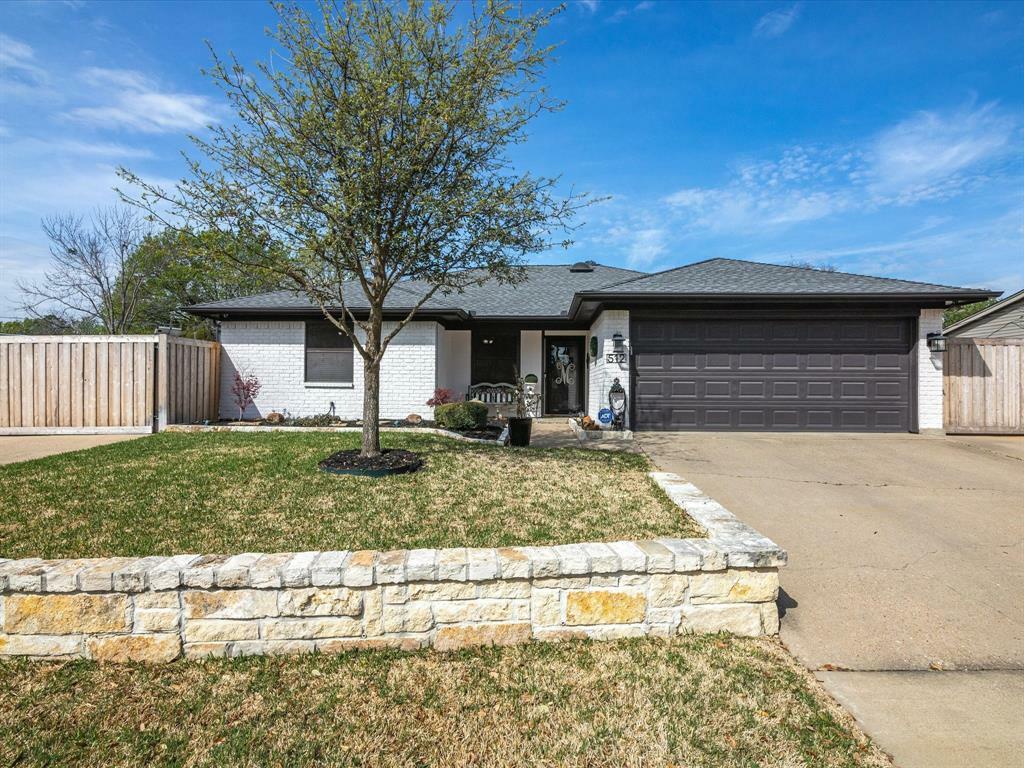 Photo de la propriété:  512 Black Oak Lane  TX 76028 
