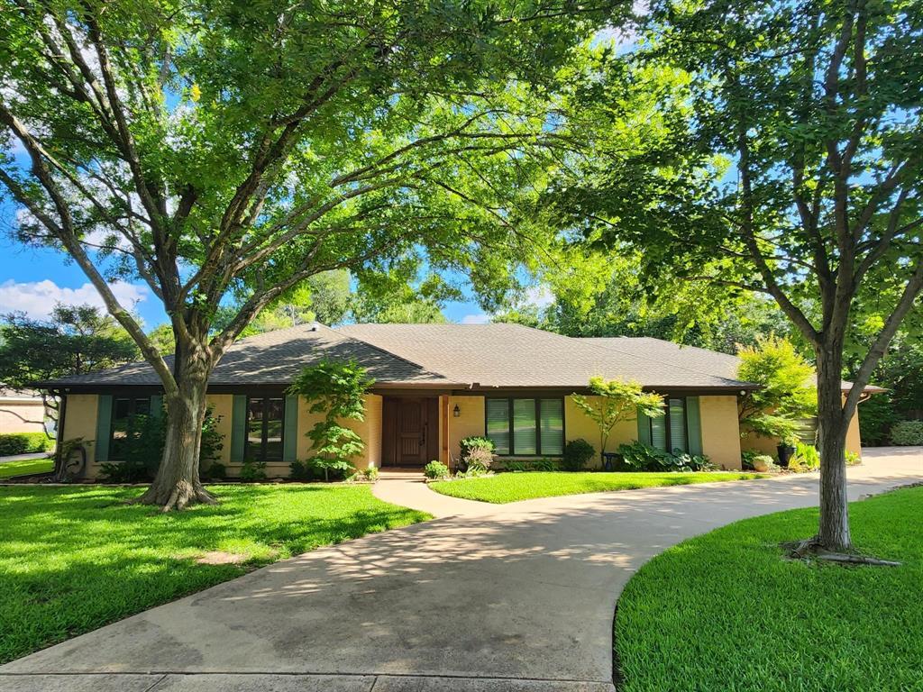Property Photo: 7109 Riverport Road TX 76116