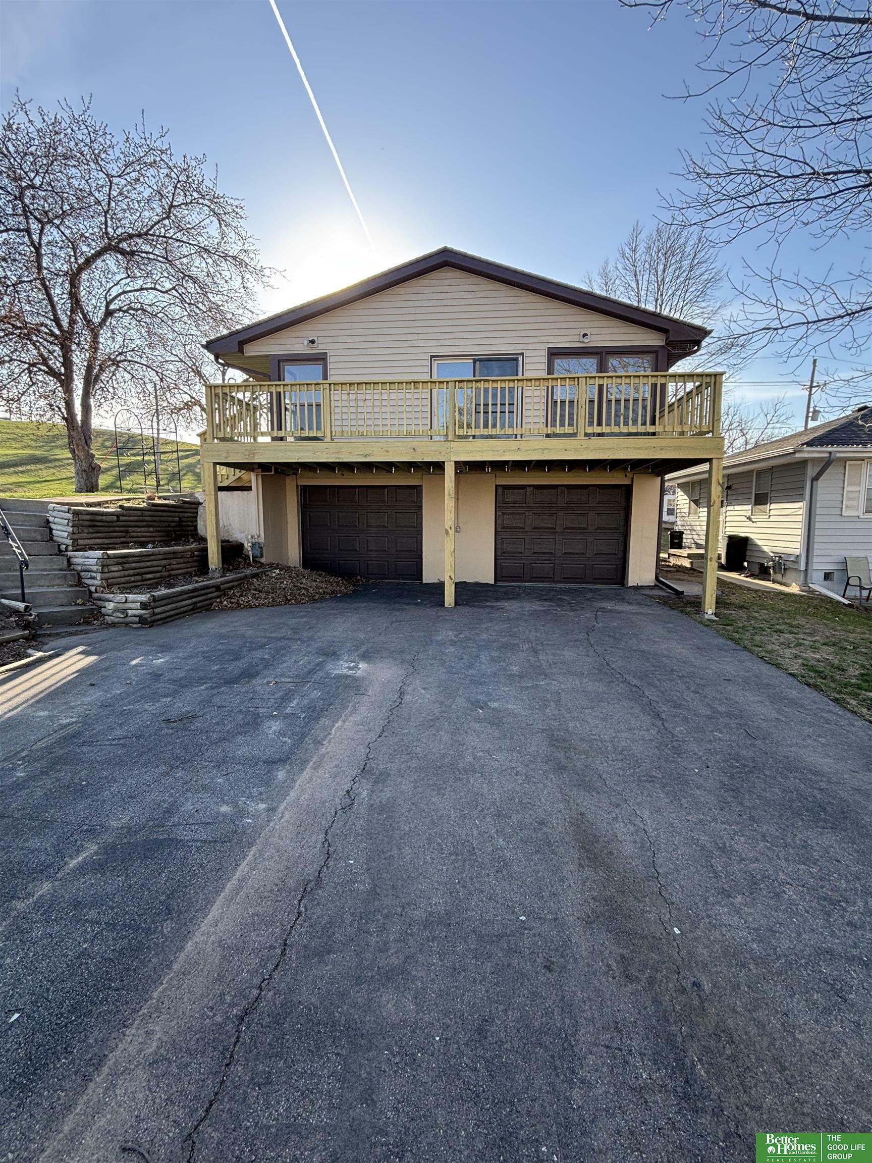 Property Photo: 7924 Seymour Street NE 68127