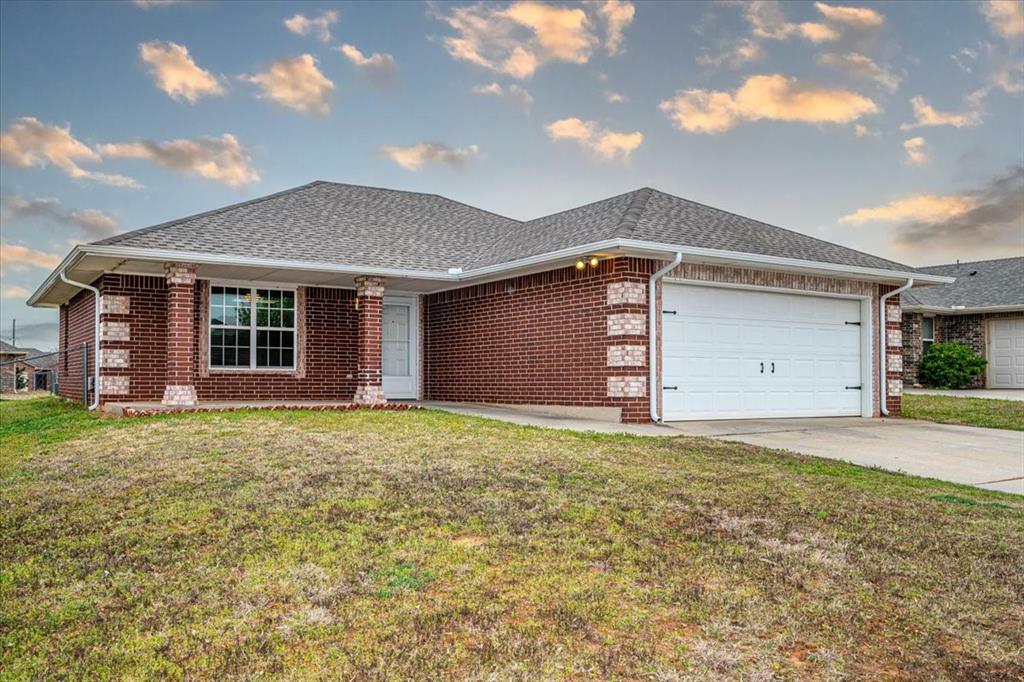 Property Photo: 924 NE 84th Street OK 73114