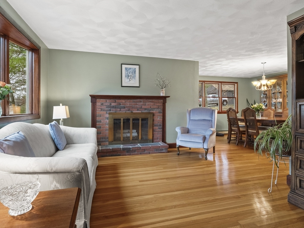 Property Photo:  7 Spruce Rd  MA 01864 