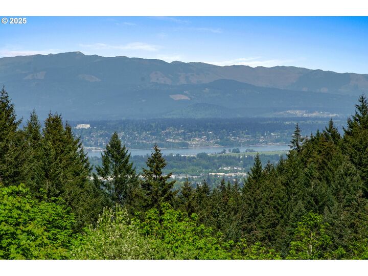 Property Photo:  9440 NW Lightning Ridge Dr  OR 97229 