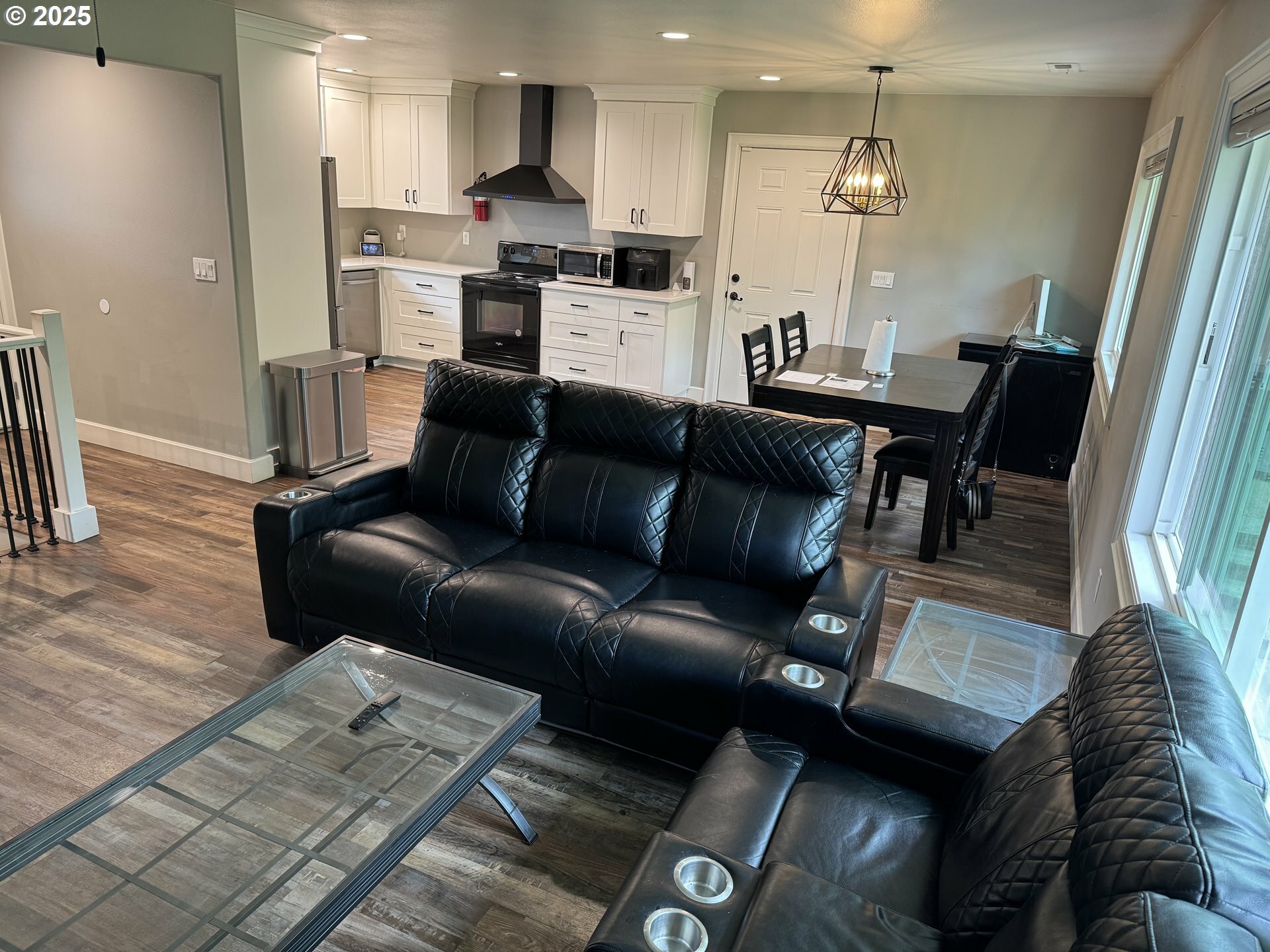 Property Photo: 1427 SE 109th Ave OR 97216