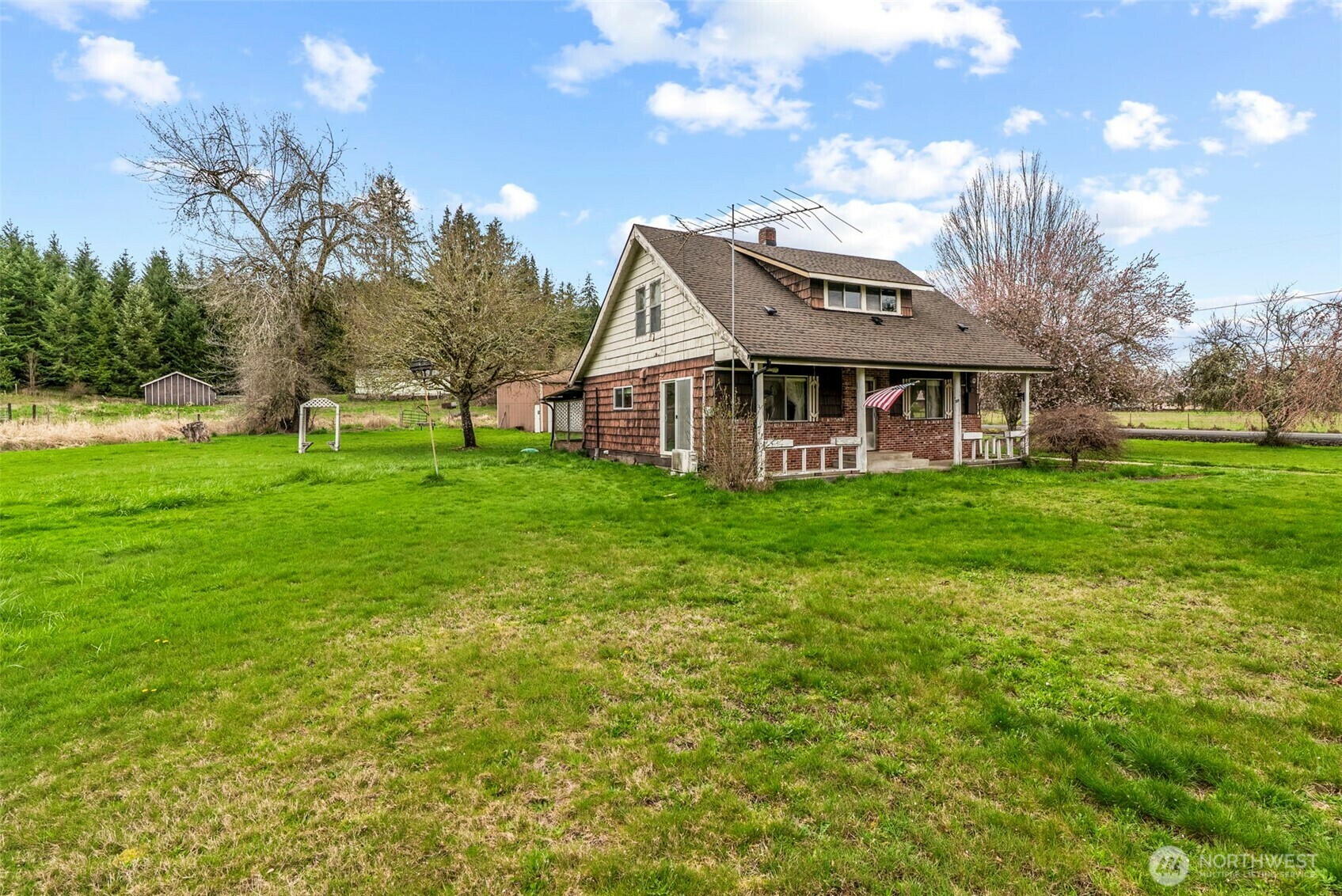 Property Photo: 804 Ph 10 WA 98611