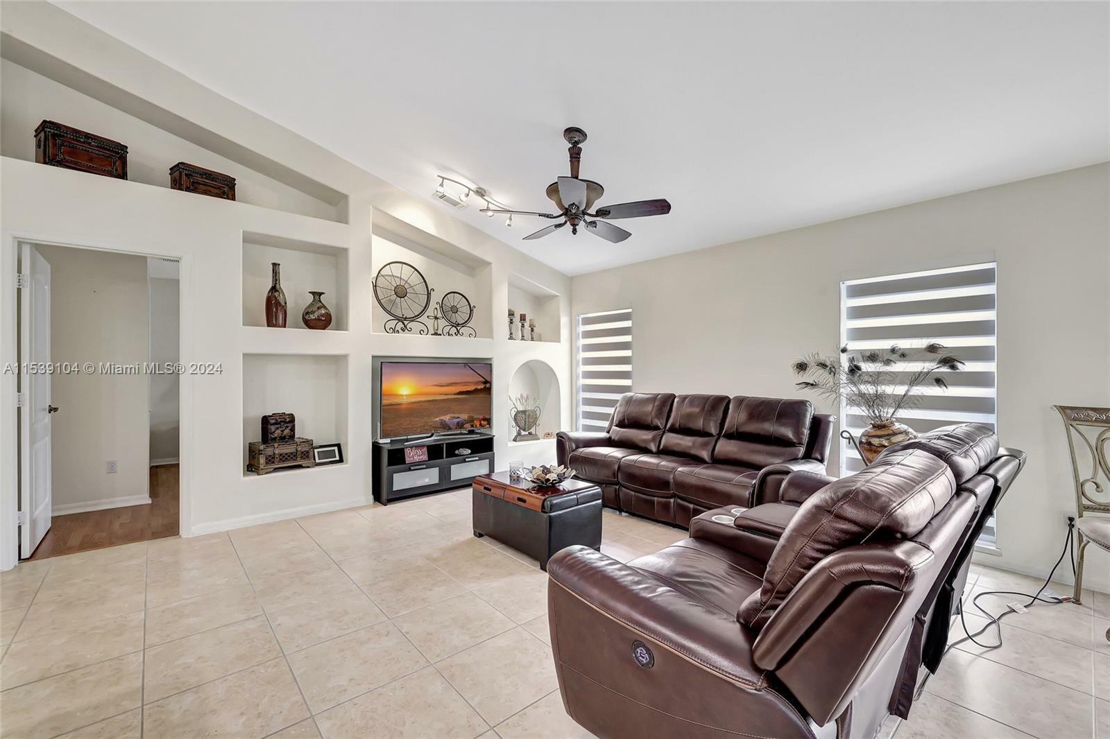 Property Photo: 1952 SW Cameo Boulevard FL 34953