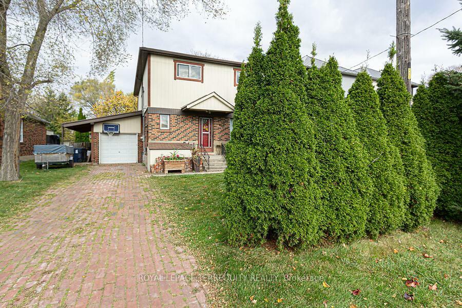 Property Photo: 12 Chauncey Avenue ON M8Z 2Z3