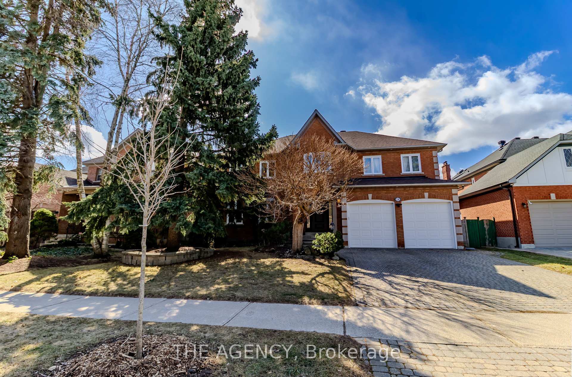 Property Photo: 2A Chiltern Hill ON L4B 3B9