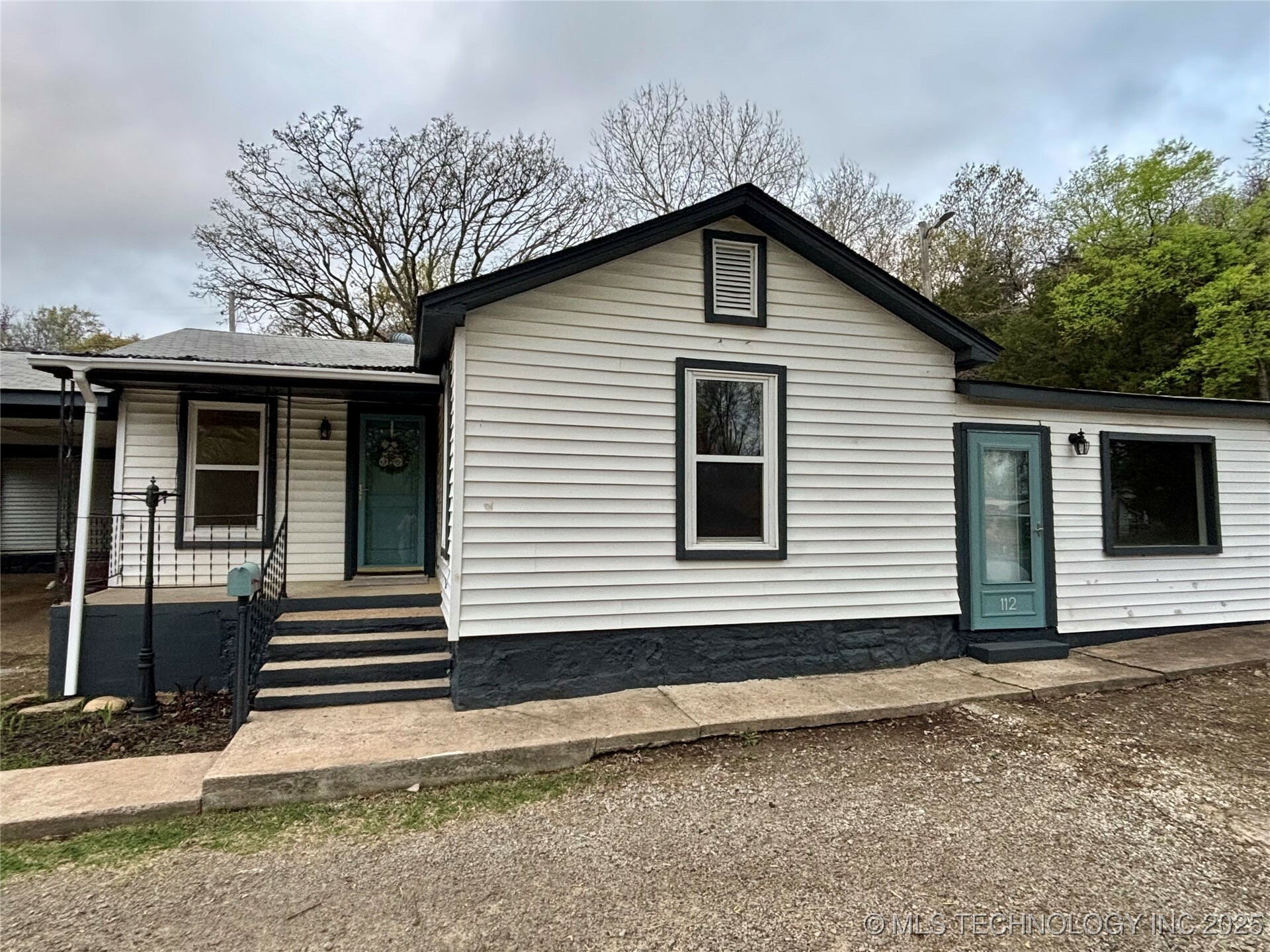 Property Photo: 112 S 7th Street OK 74432